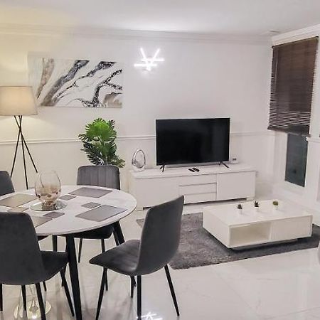 Stunning 2 Bedroom Apartment In Canary Wharf - Morland Apartments London Ngoại thất bức ảnh